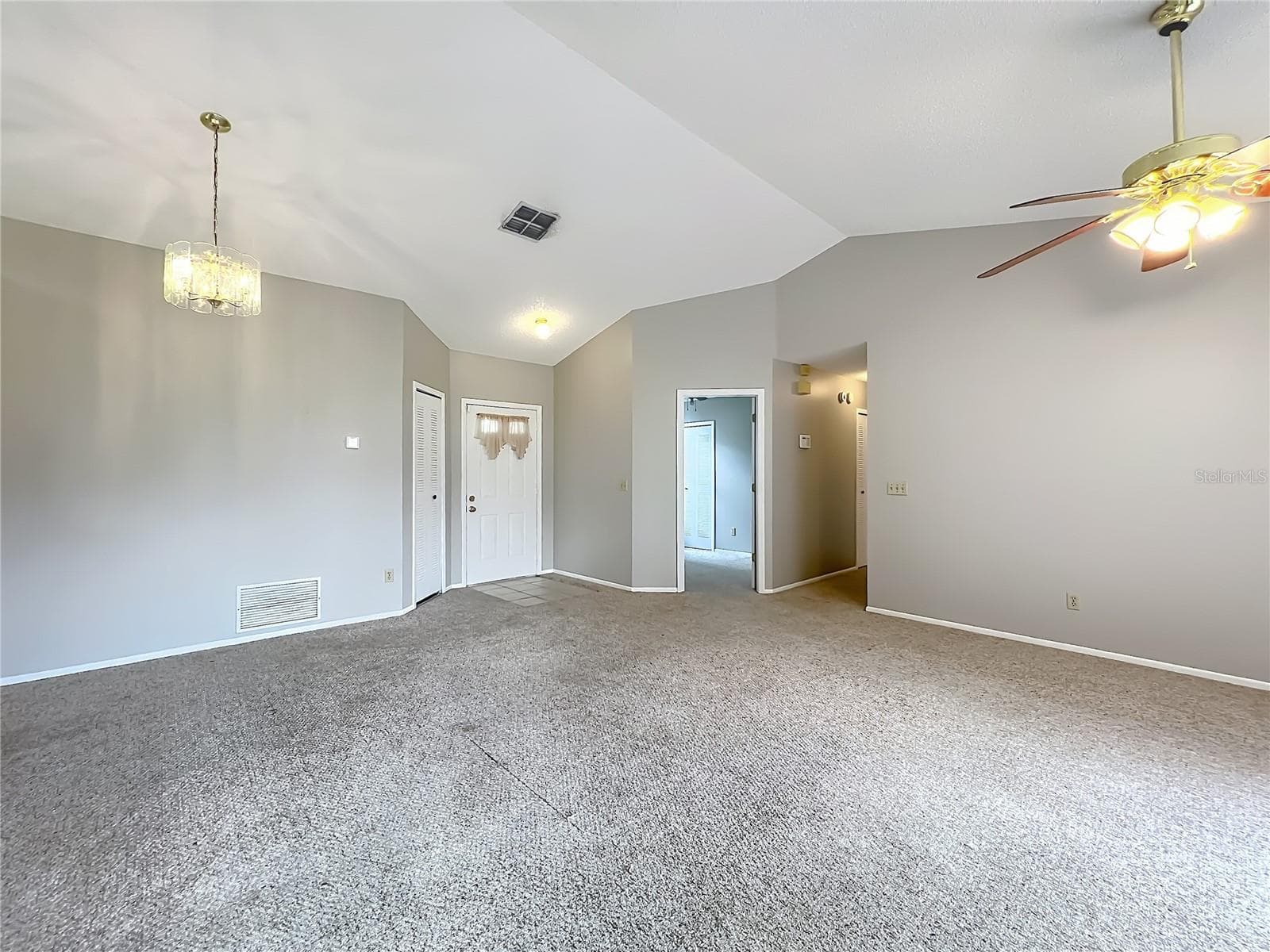 Single Family Residence at 2943 ROUNDABOUT LN, ORLANDO, photo 11 of 47