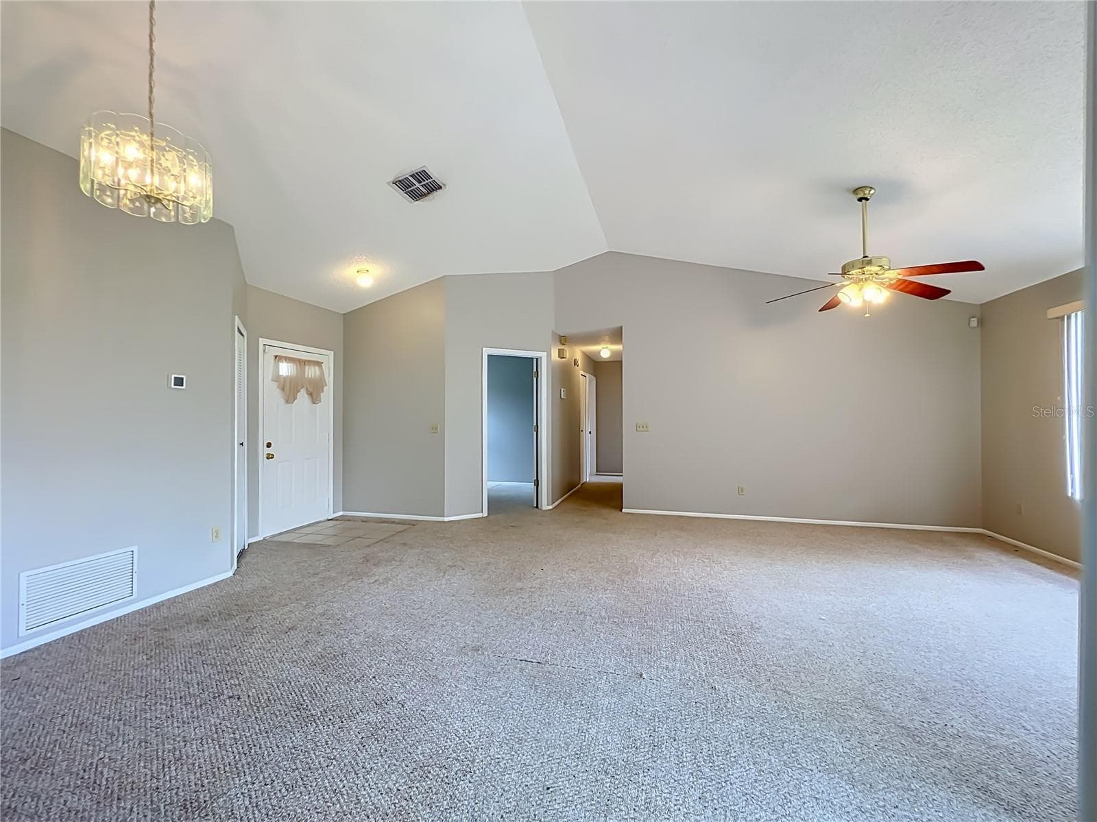 Single Family Residence at 2943 ROUNDABOUT LN, ORLANDO, photo 12 of 47