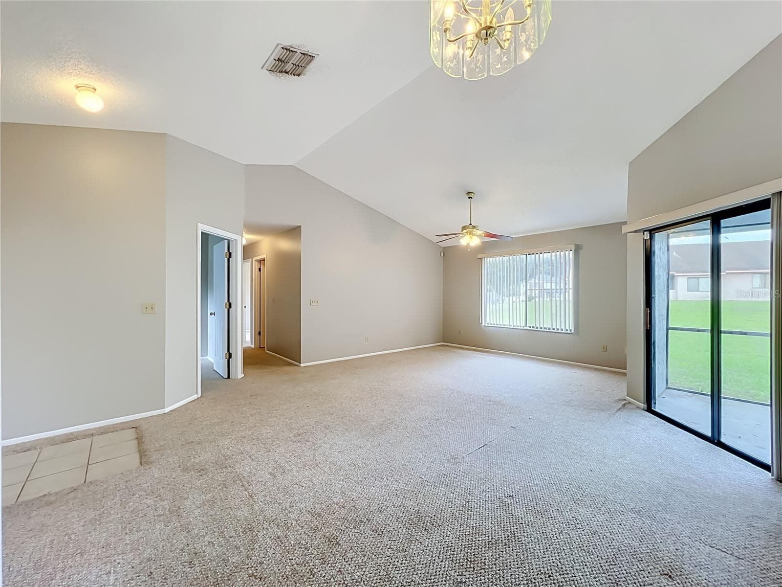 Single Family Residence at 2943 ROUNDABOUT LN, ORLANDO, photo 13 of 47