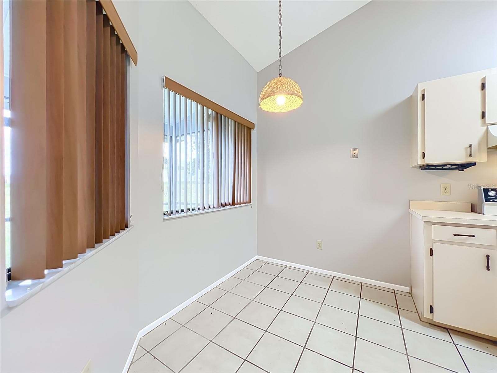 Single Family Residence at 2943 ROUNDABOUT LN, ORLANDO, photo 16 of 47