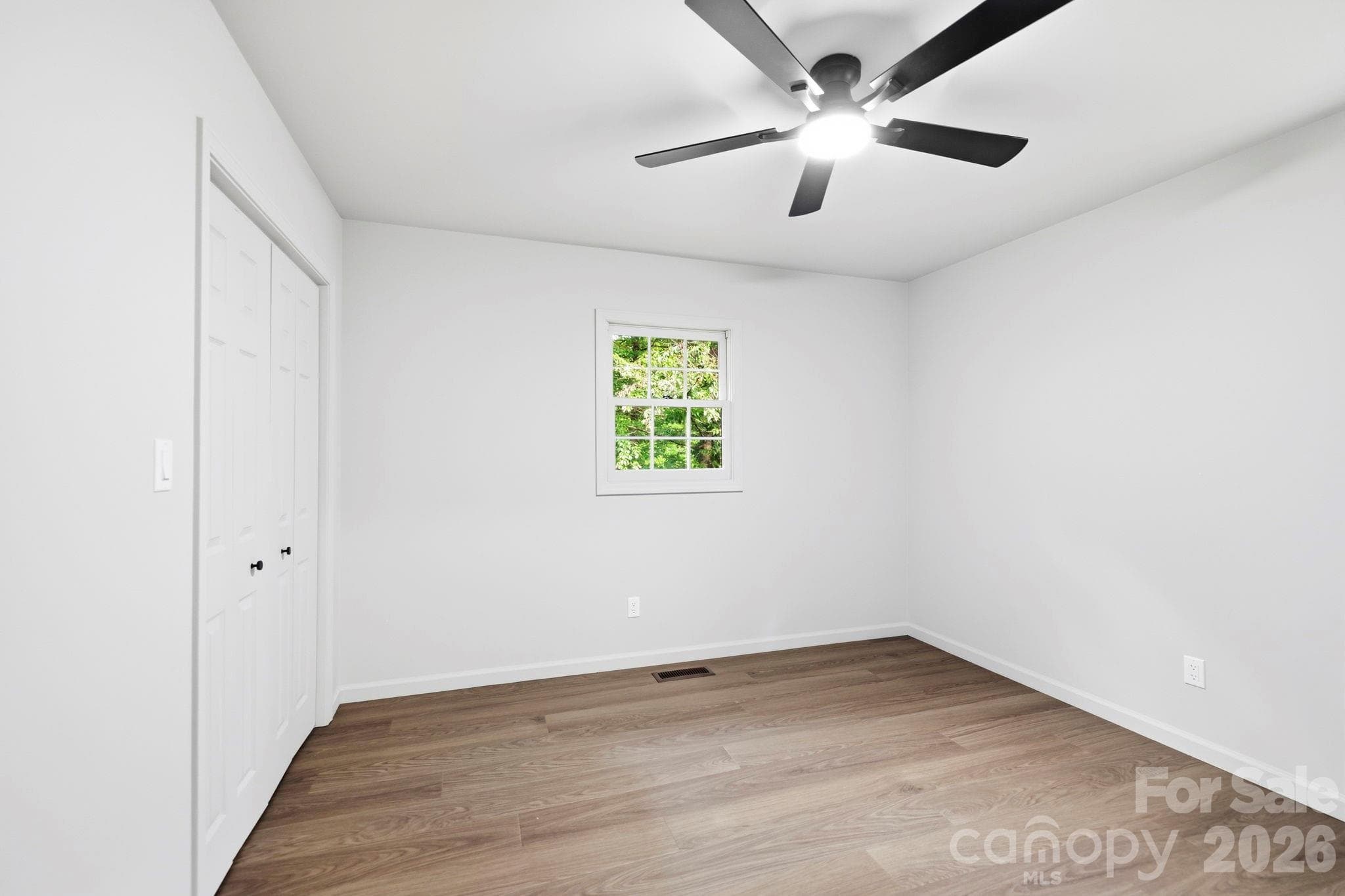 Single Family Residence at 1079 Dupont Road, Hendersonville, photo 24 of 44