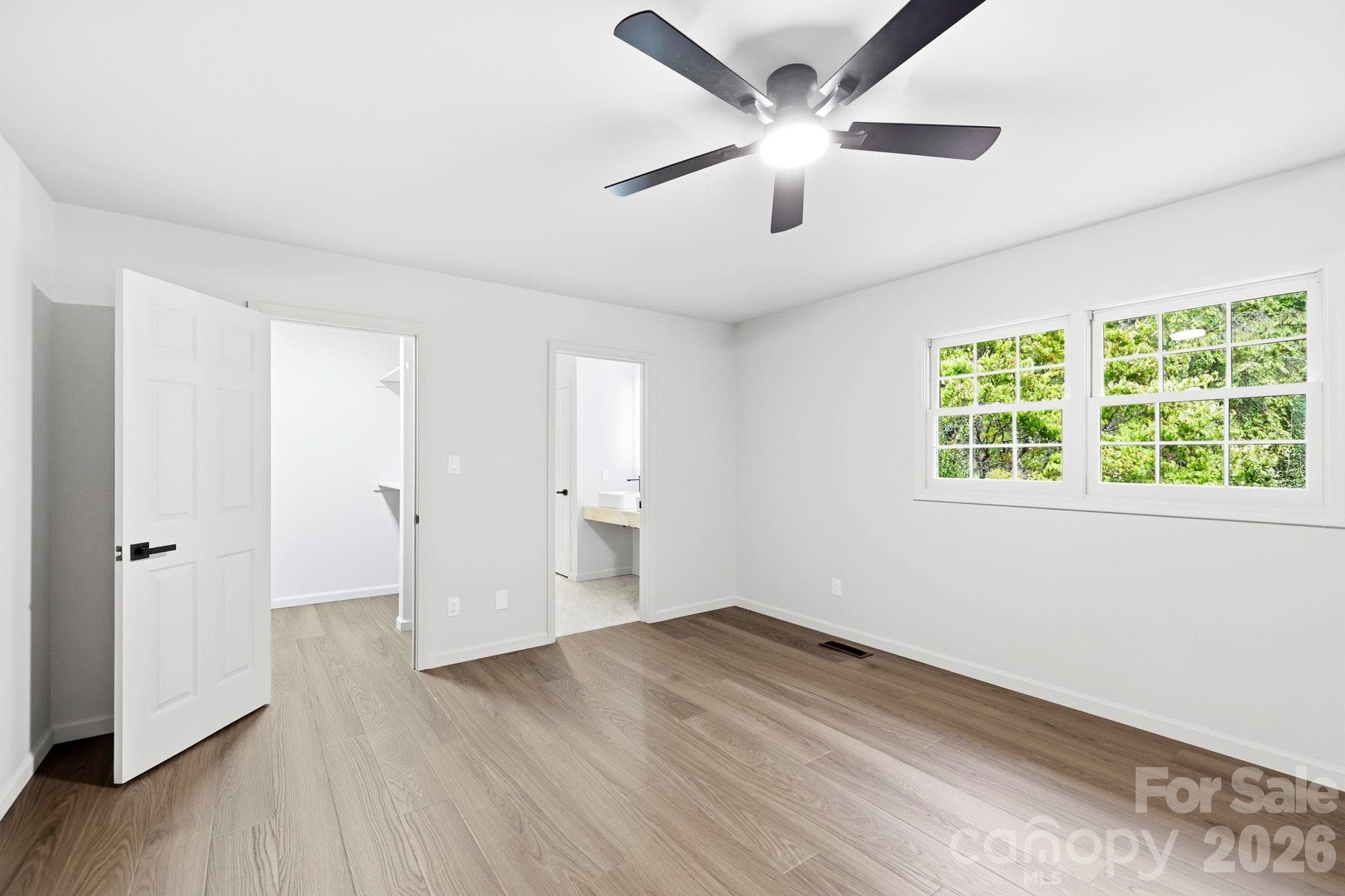 Single Family Residence at 1079 Dupont Road, Hendersonville, photo 27 of 44