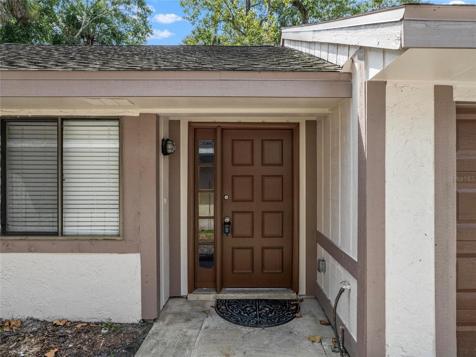 Townhouse at 700 CASTLEWOOD DR, WINTER SPRINGS, photo 2 of 22