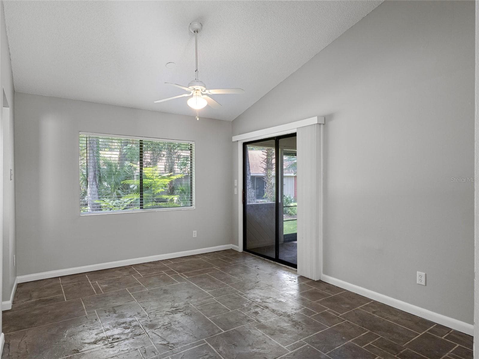 Townhouse at 700 CASTLEWOOD DR, WINTER SPRINGS, photo 12 of 22