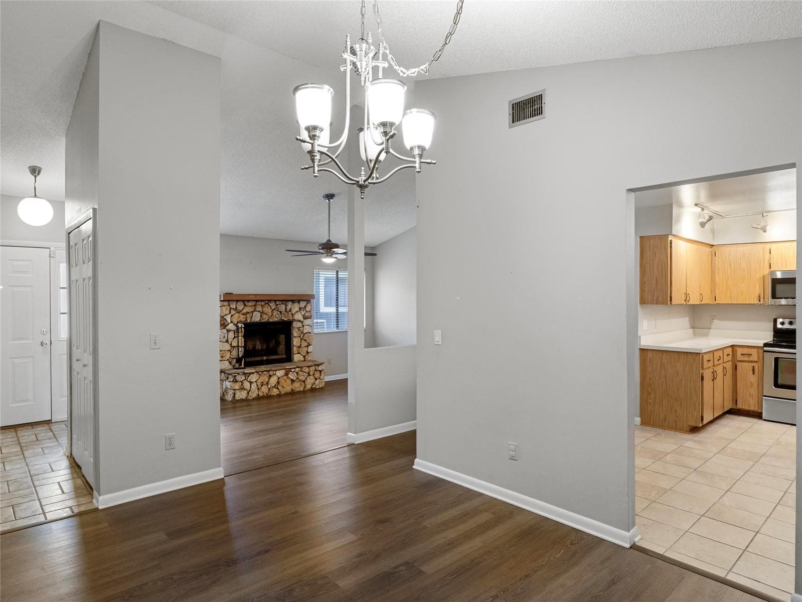 Townhouse at 728 RIDGEWOOD WAY, WINTER SPRINGS, photo 8 of 25