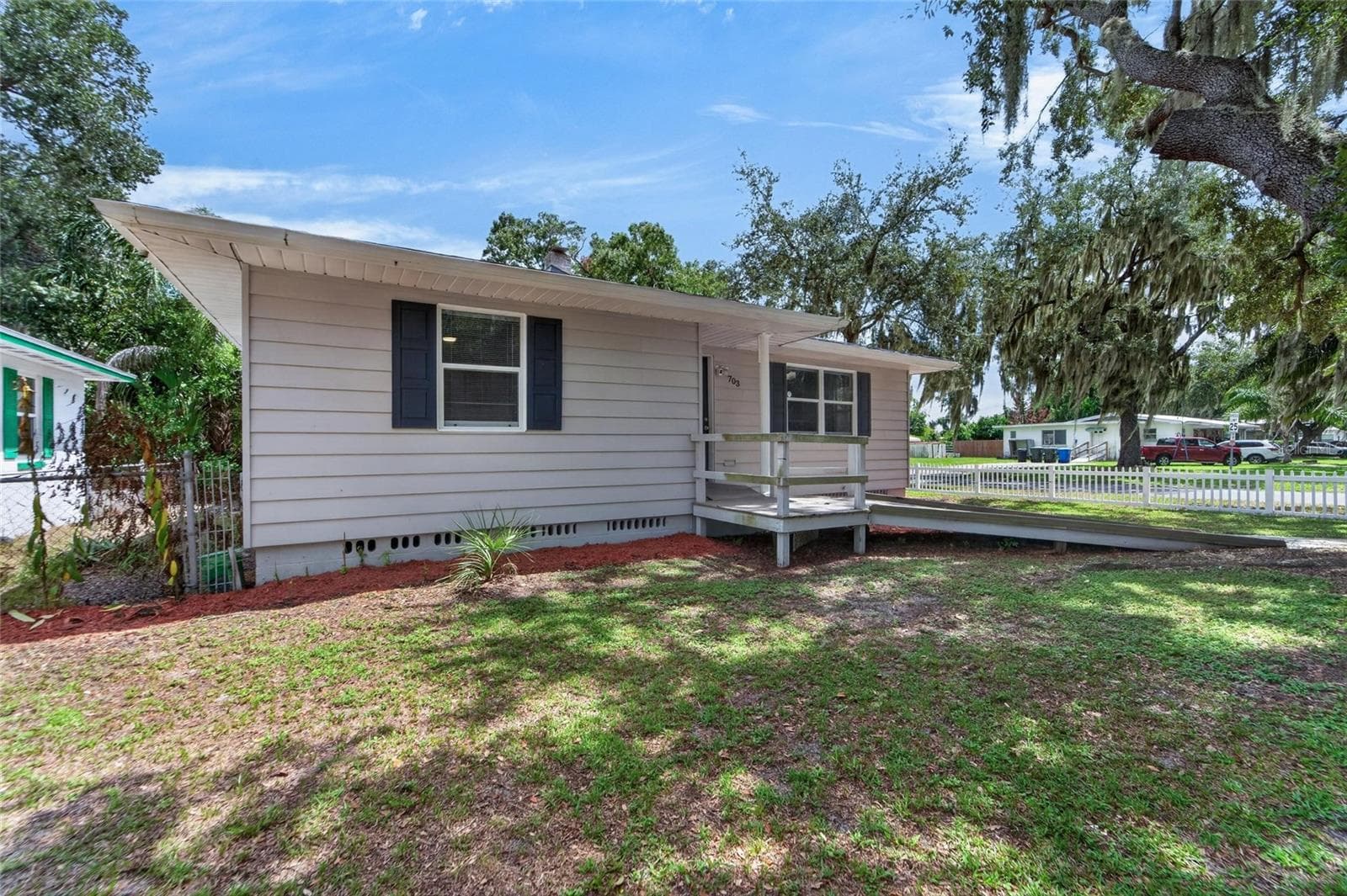Single Family Residence at 703 INTERLACHEN PKWY, LAKELAND, photo 11 of 69