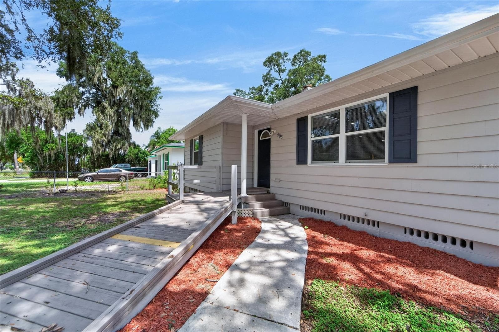 Single Family Residence at 703 INTERLACHEN PKWY, LAKELAND, photo 12 of 69