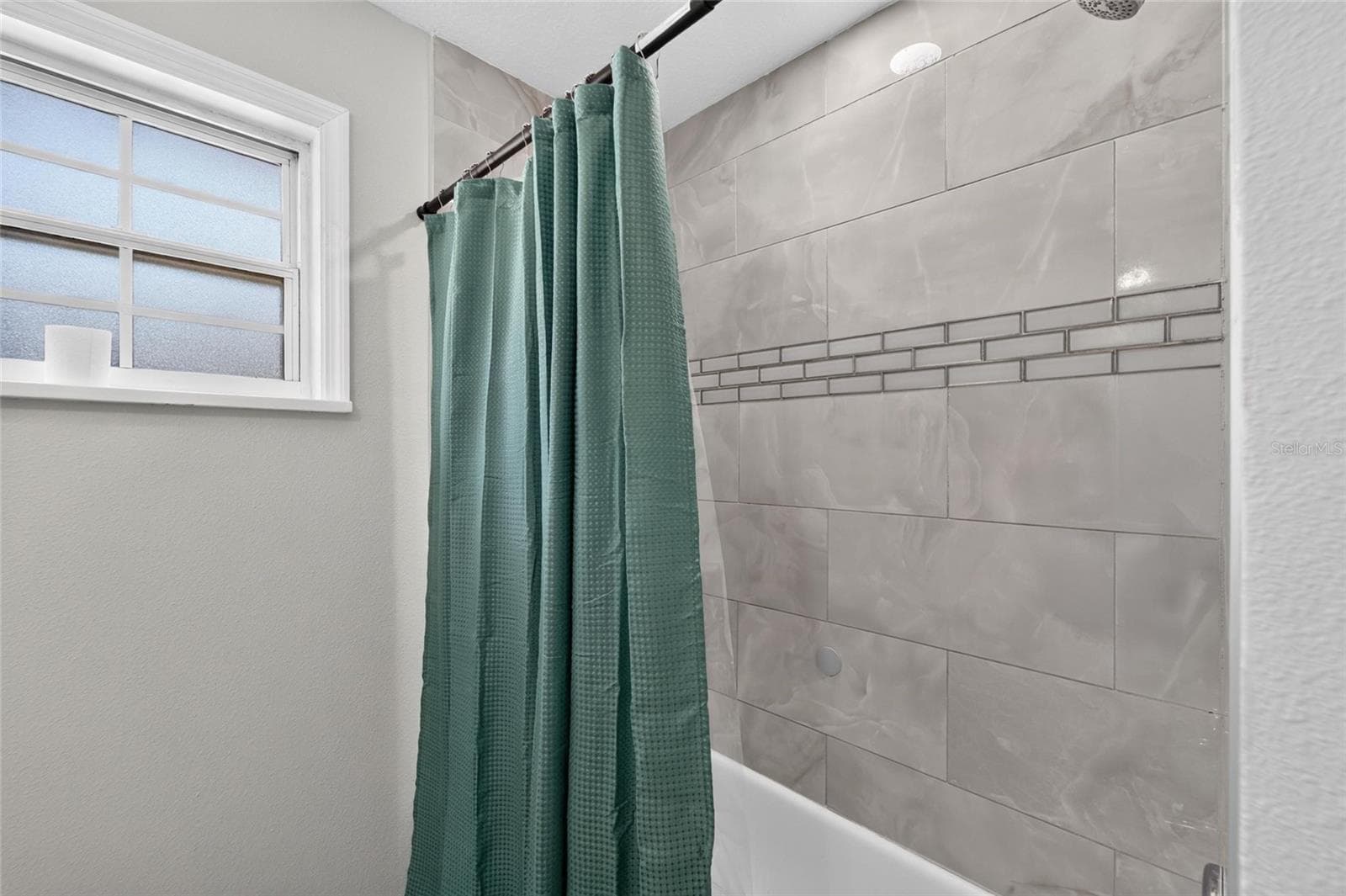 Primary Bathroom - 703 INTERLACHEN PKWY, LAKELAND
