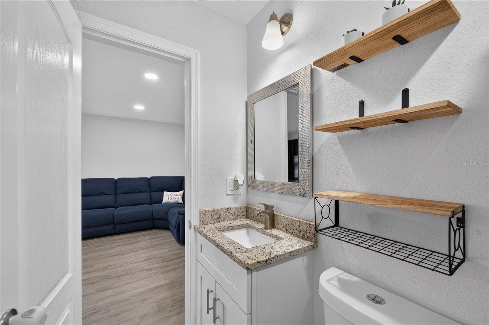 Guest Bathroom - 703 INTERLACHEN PKWY, LAKELAND