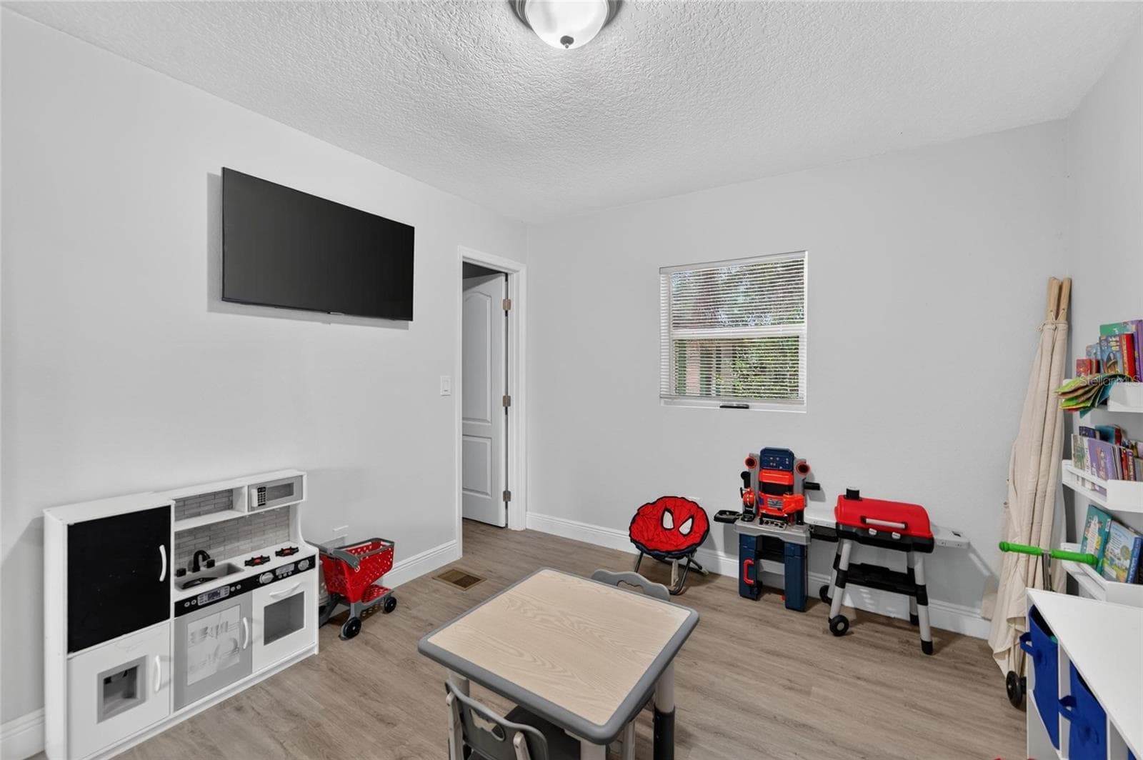 Bedroom 2 - 703 INTERLACHEN PKWY, LAKELAND