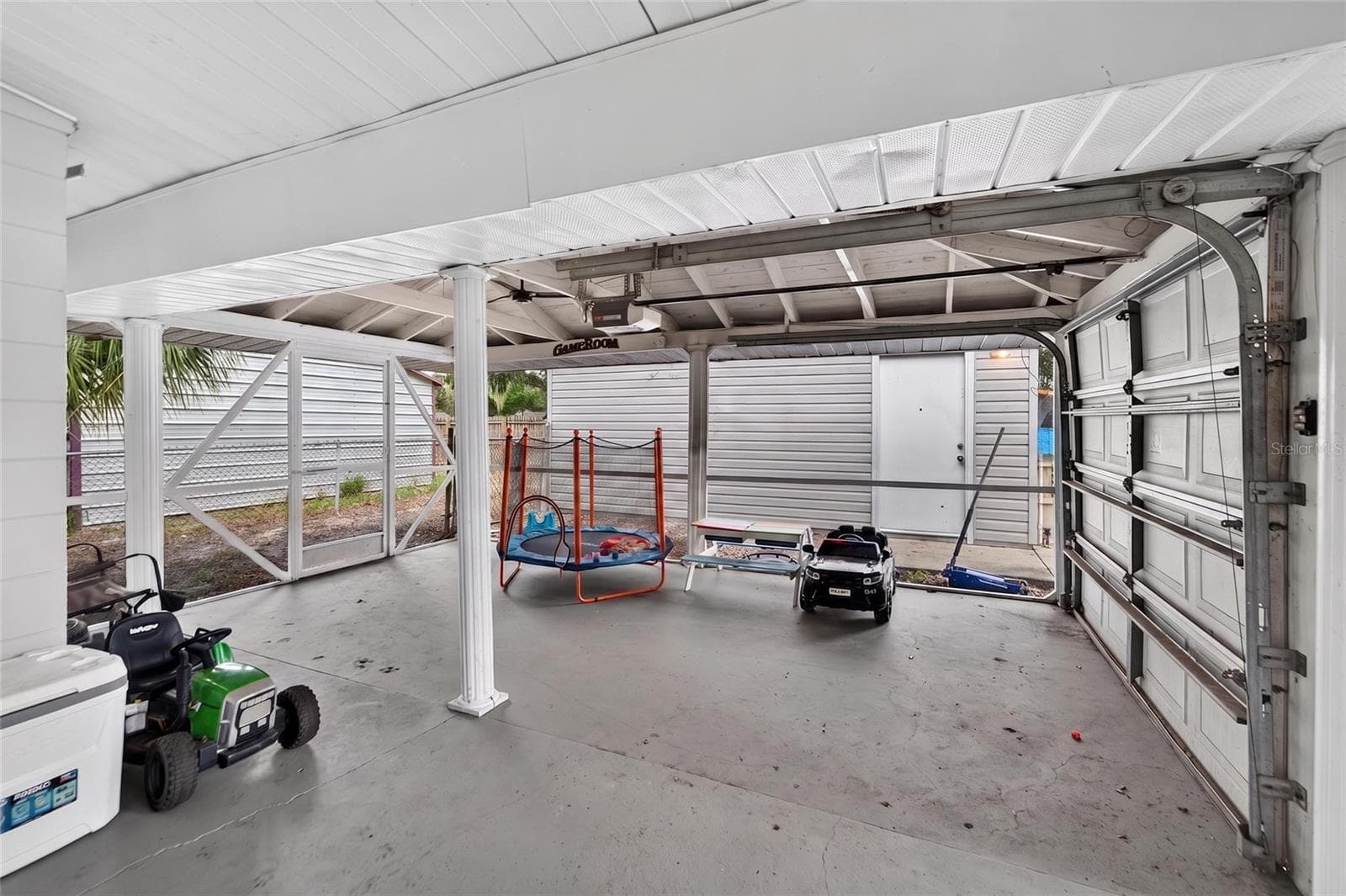 Large Screen Patio - 703 INTERLACHEN PKWY, LAKELAND