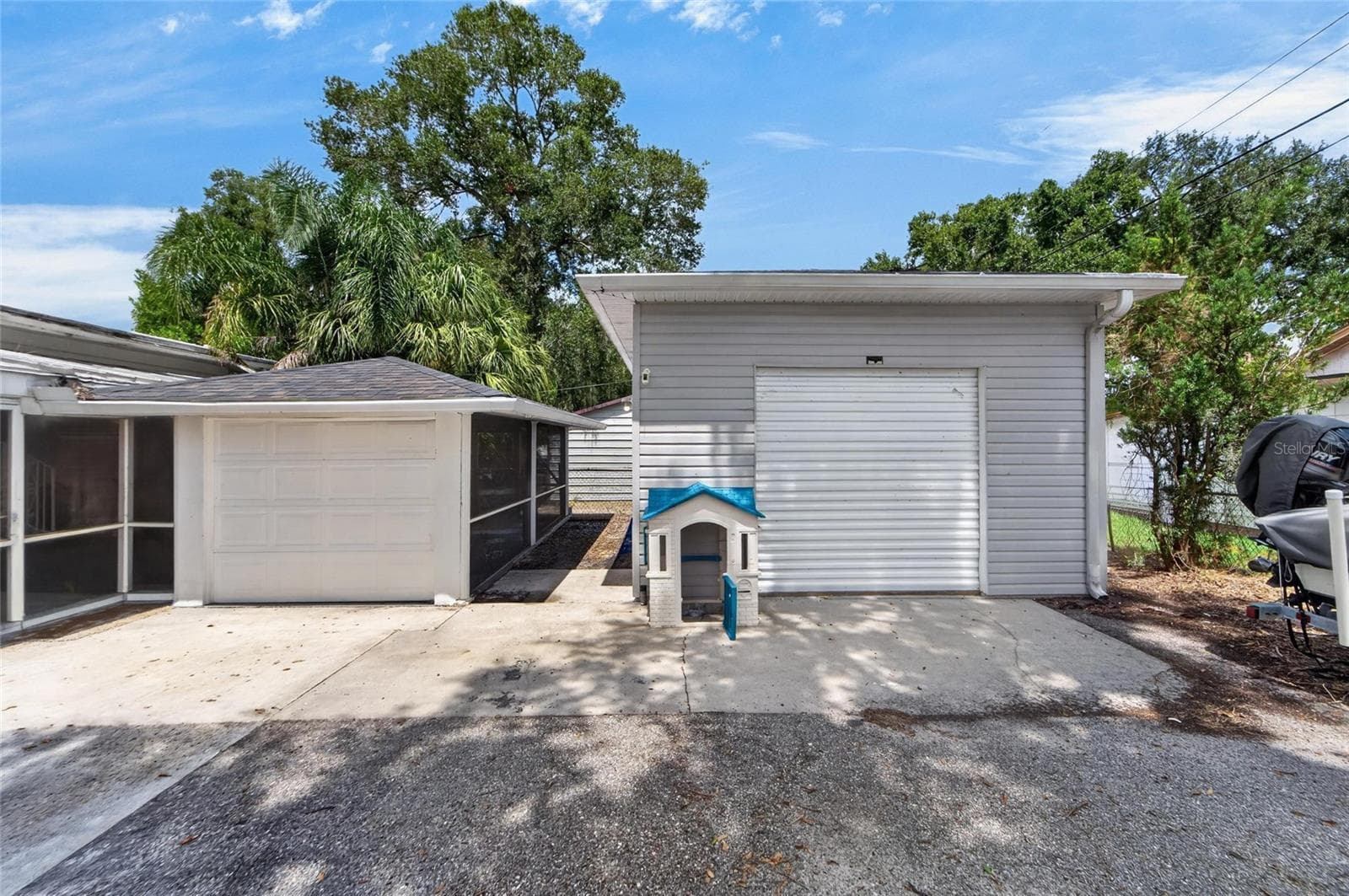 detached garage/workshop - 703 INTERLACHEN PKWY, LAKELAND