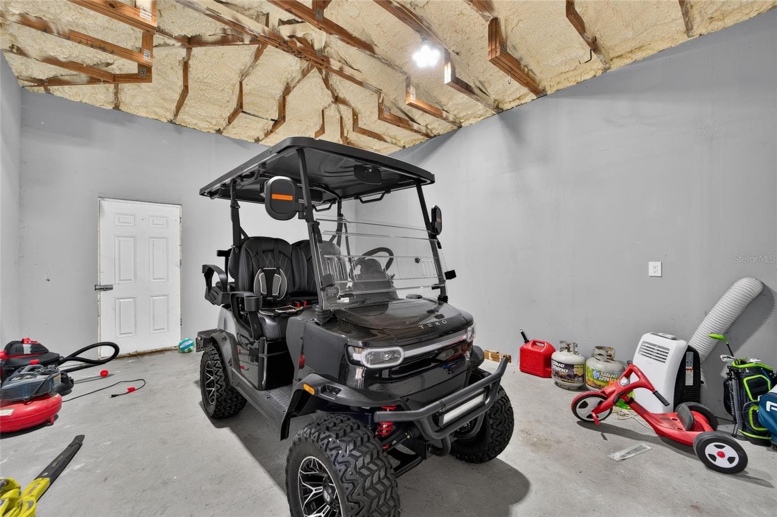 Drywalled and foamed in Garage/workshop - 703 INTERLACHEN PKWY, LAKELAND