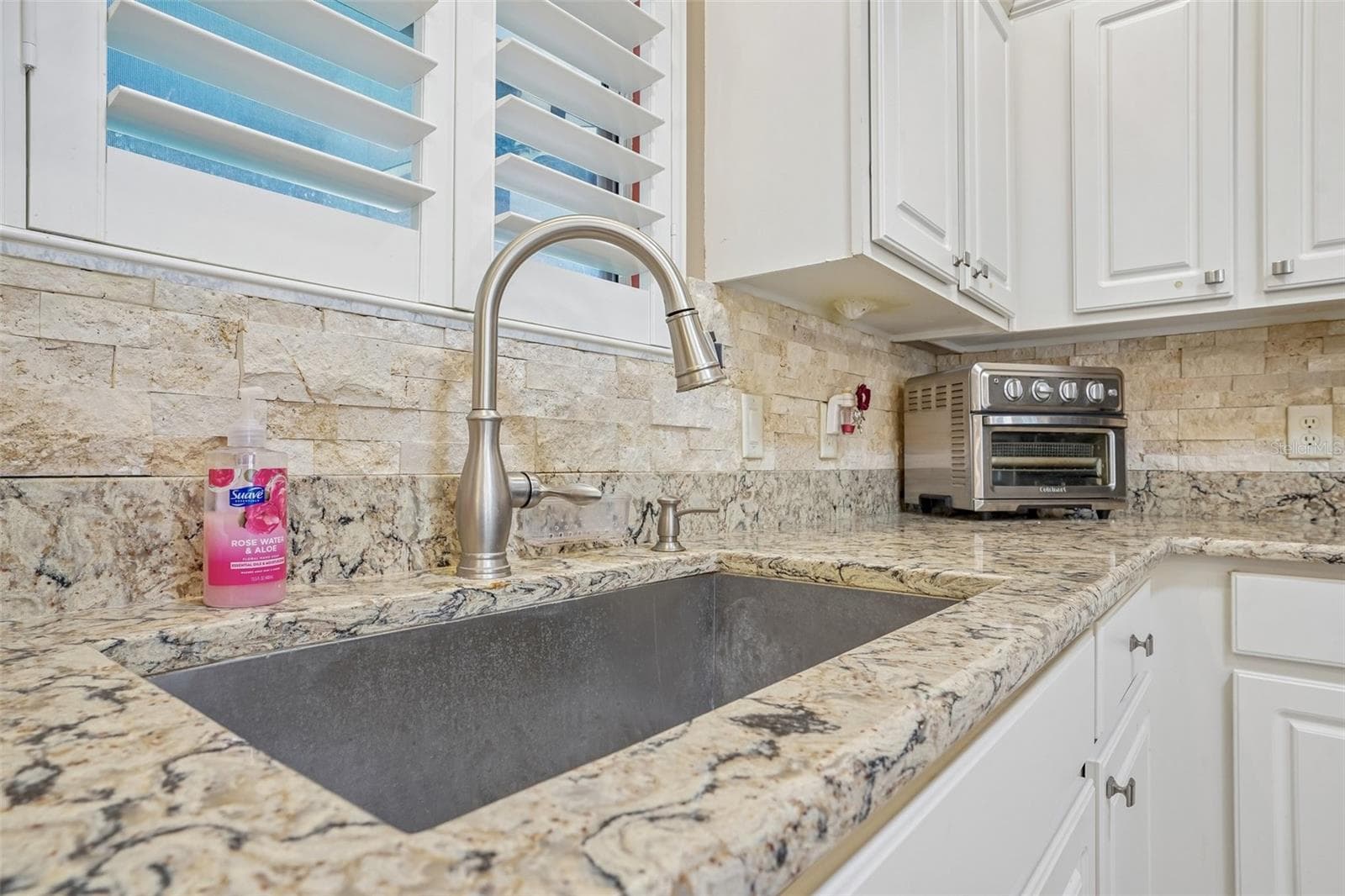 Kitchen Window - 928 EASTMONT CT, THE VILLAGES