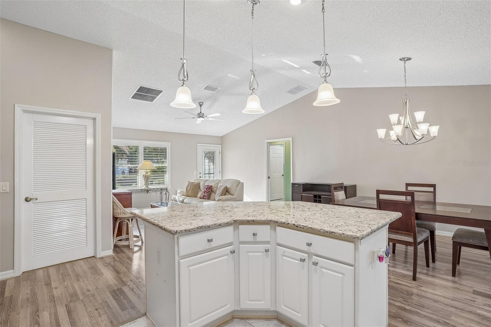 Kitchen - 928 EASTMONT CT, THE VILLAGES