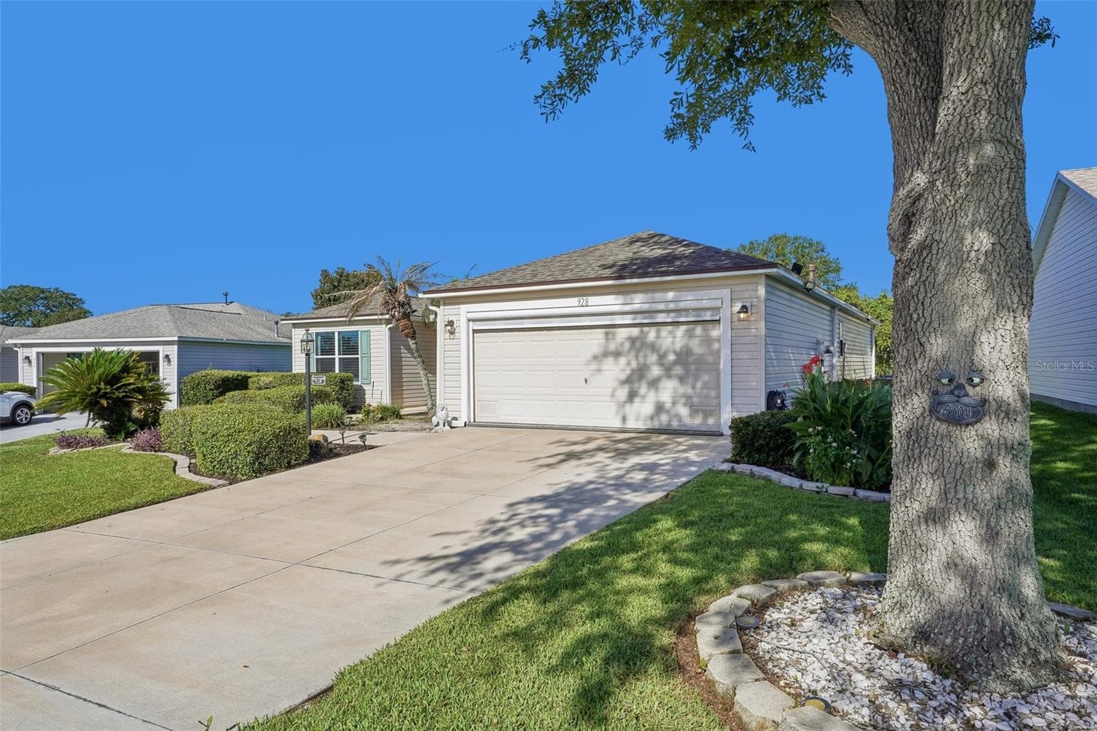 Right Front - 928 EASTMONT CT, THE VILLAGES