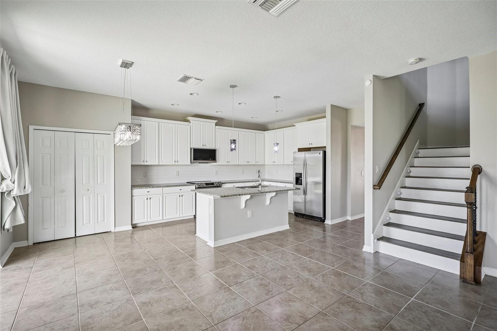 Single Family Residence at 18576 OBREGAN DR, SPRING HILL, photo 7 of 60