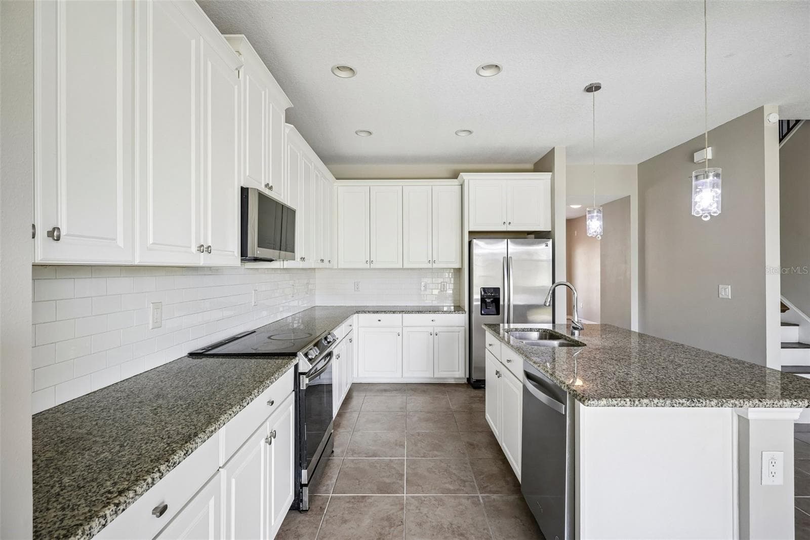Single Family Residence at 18576 OBREGAN DR, SPRING HILL, photo 10 of 60