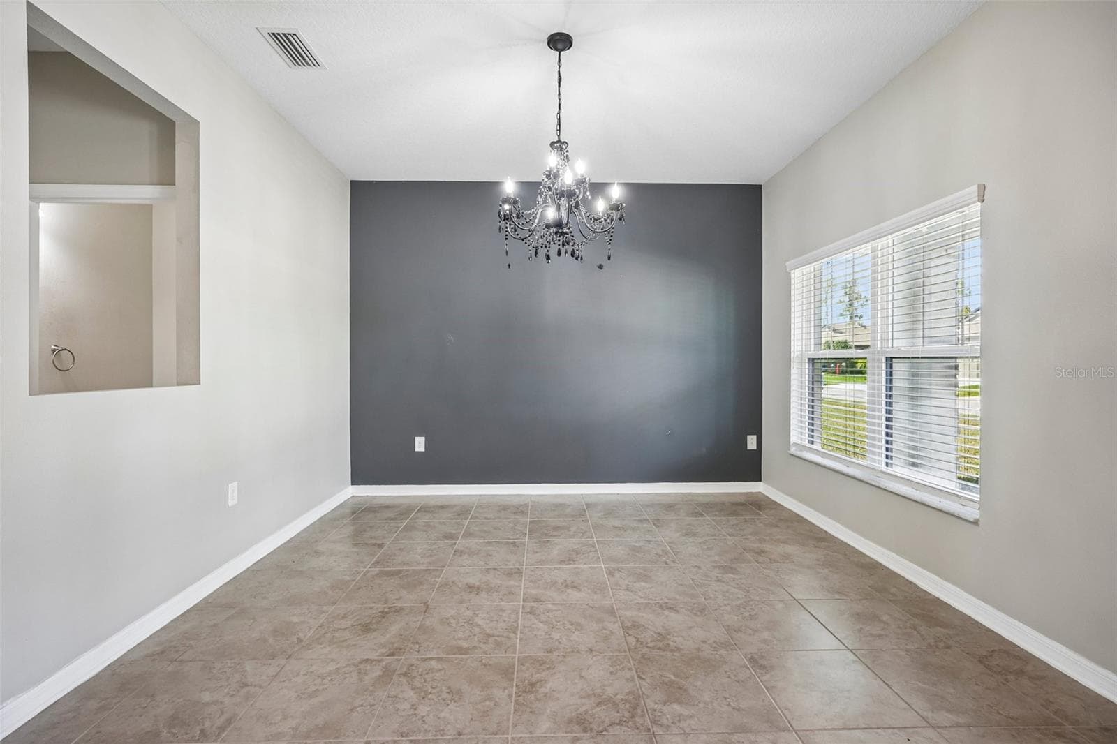 Single Family Residence at 18576 OBREGAN DR, SPRING HILL, photo 13 of 60