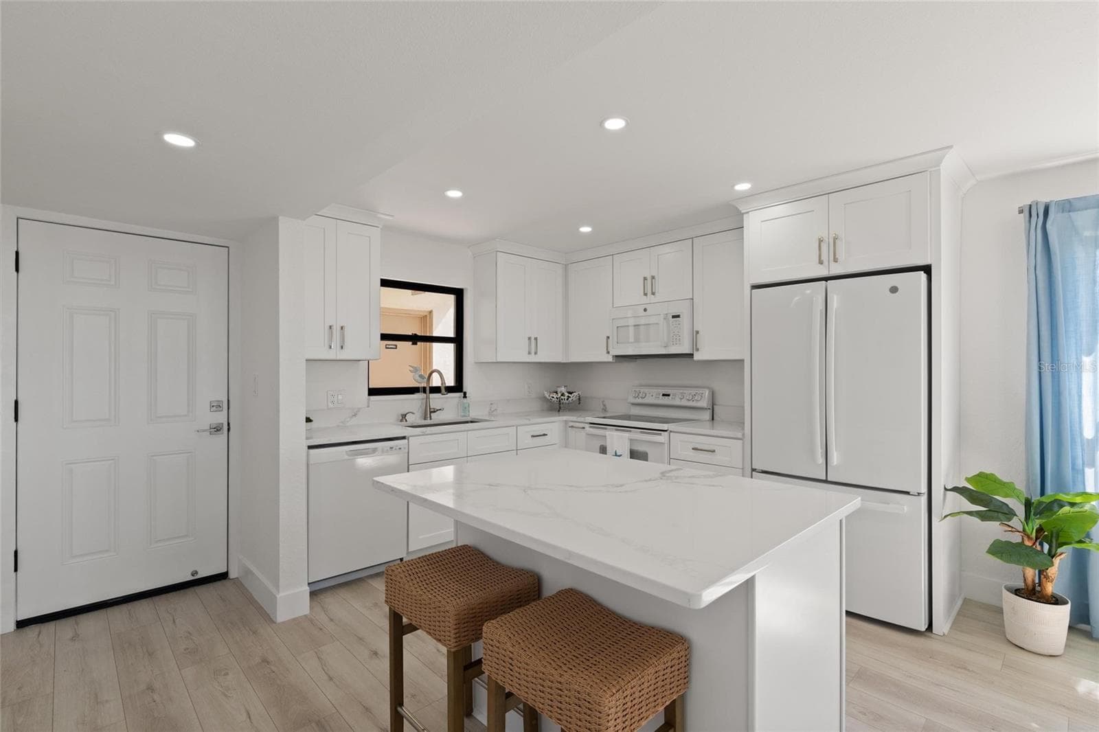 Condominium at 1230 GULF BLVD #601, CLEARWATER, photo 4 of 59
