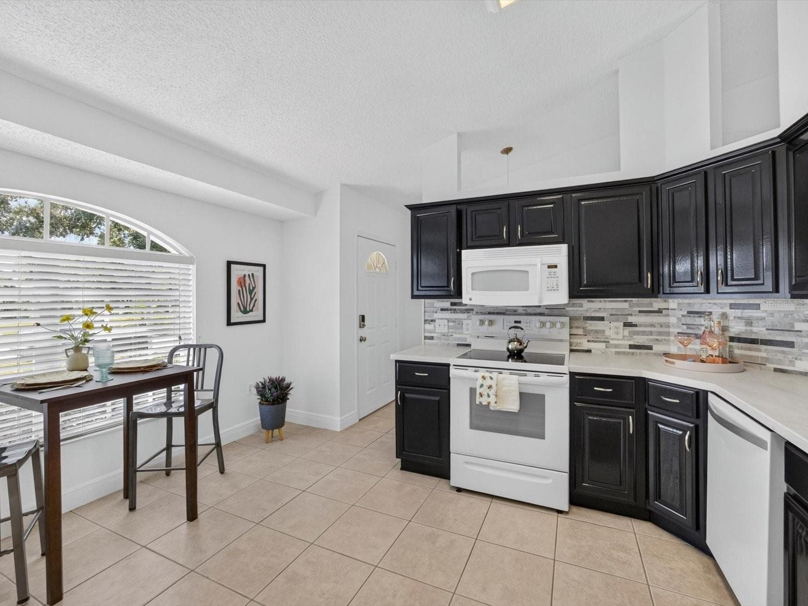 Kitchen - 1119 KENWORTH DR, APOPKA
