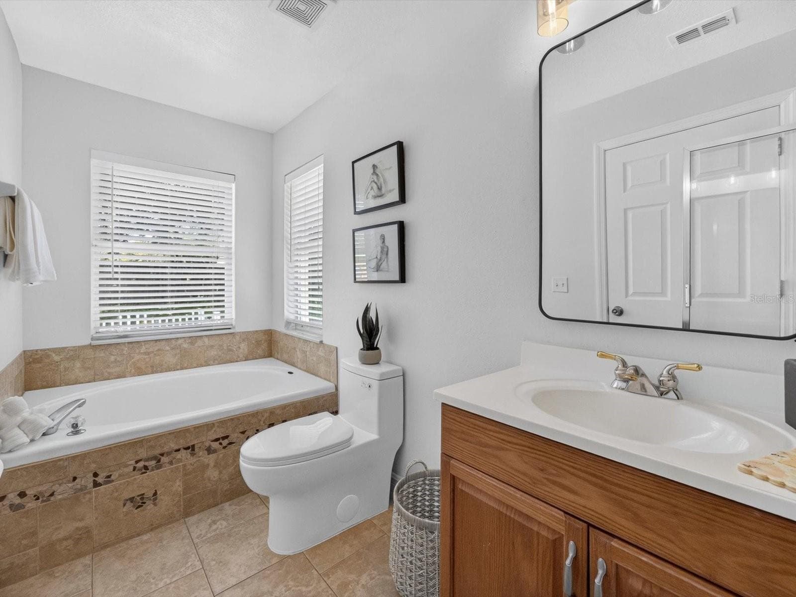 Primary Bath - 1119 KENWORTH DR, APOPKA