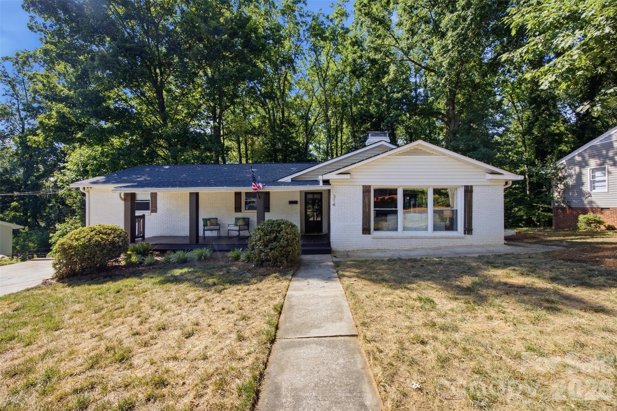 Single Family Residence at 314 Dogwood Lane, Belmont, photo 7 of 37