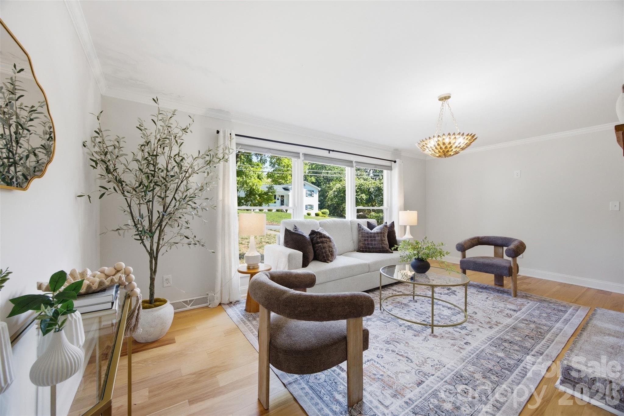 Single Family Residence at 314 Dogwood Lane, Belmont, photo 9 of 37