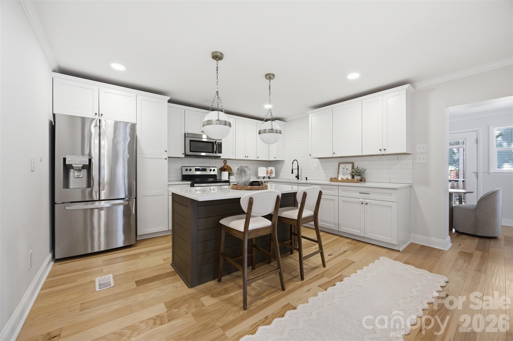Single Family Residence at 314 Dogwood Lane, Belmont, photo 2 of 37