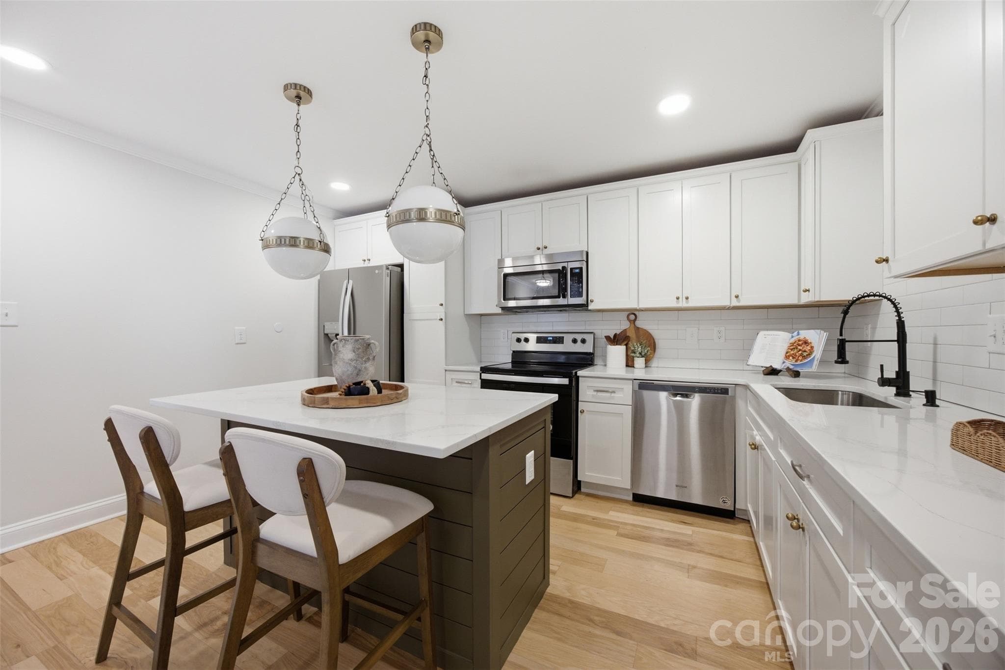 Single Family Residence at 314 Dogwood Lane, Belmont, photo 11 of 37