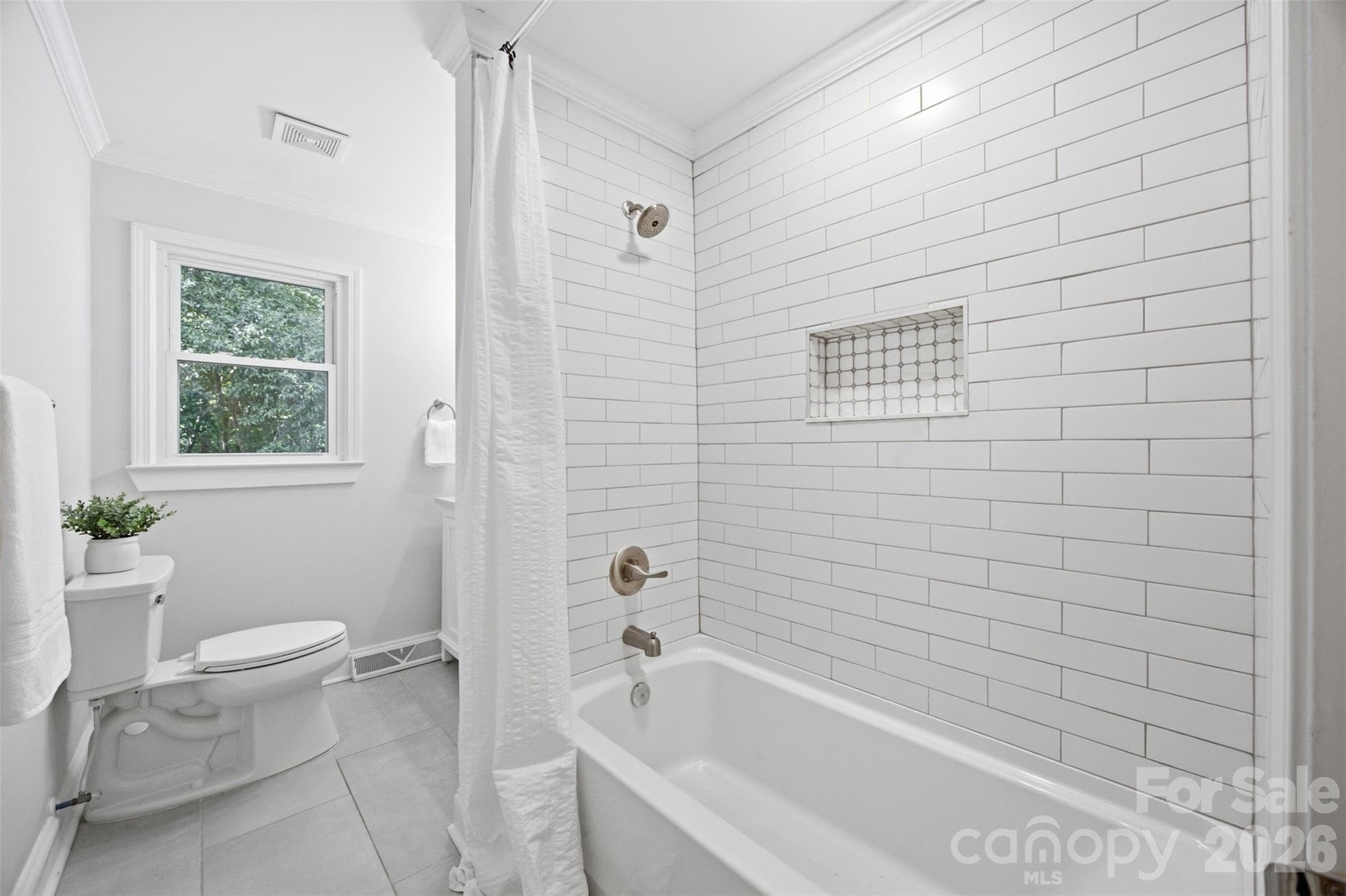 Single Family Residence at 314 Dogwood Lane, Belmont, photo 13 of 37