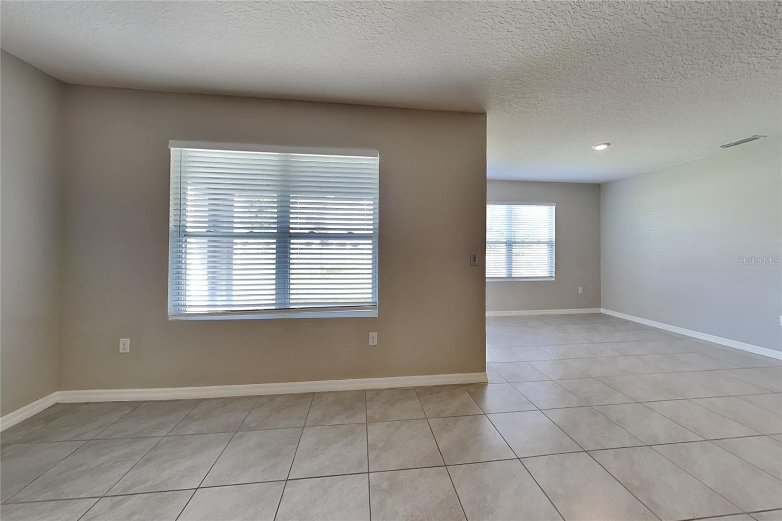 Single Family Residence at DAVENPORT, photo 3 of 15