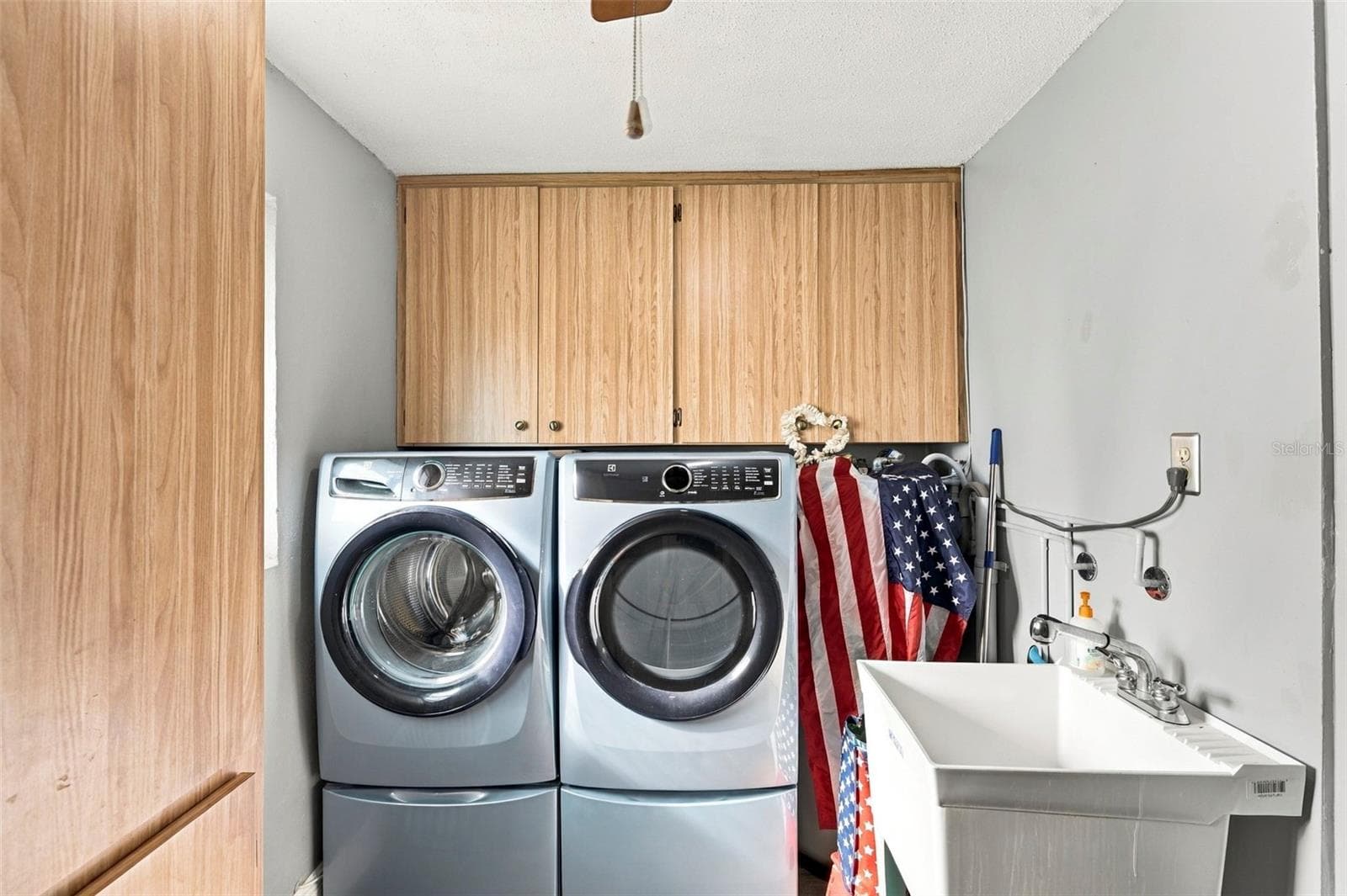 Laundry room - 3659 100TH TER N #4, PINELLAS PARK