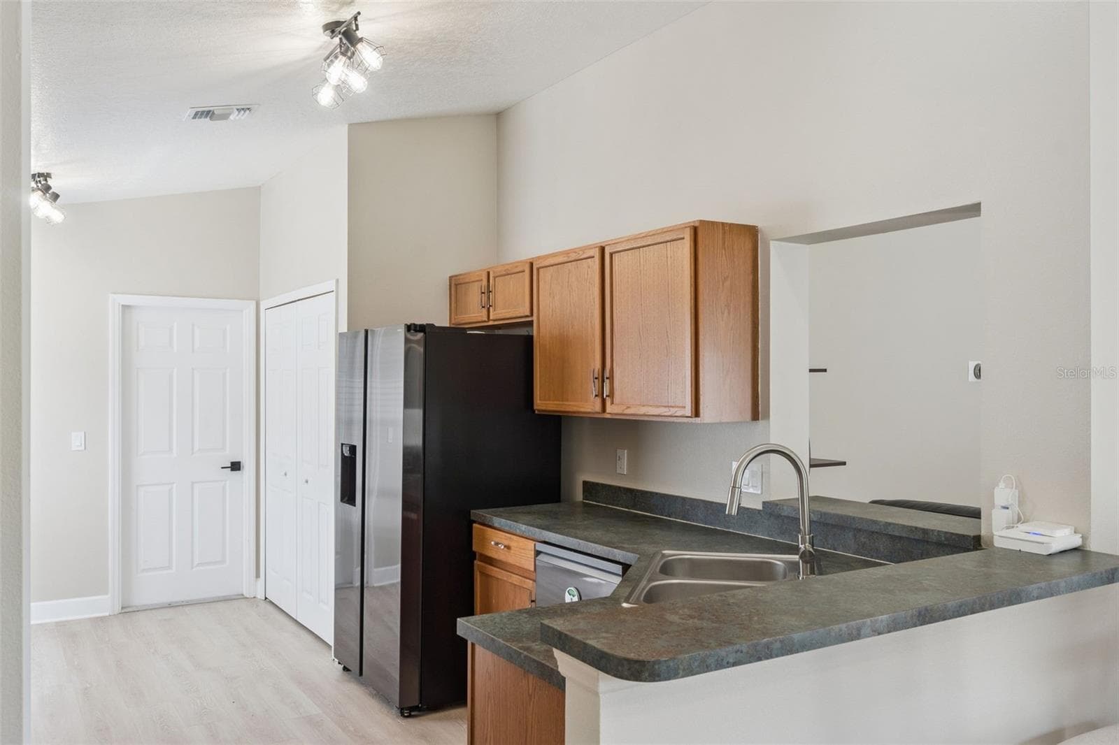 Single Family Residence at 11460 BROWN QUAIL CT, ORLANDO, photo 9 of 33
