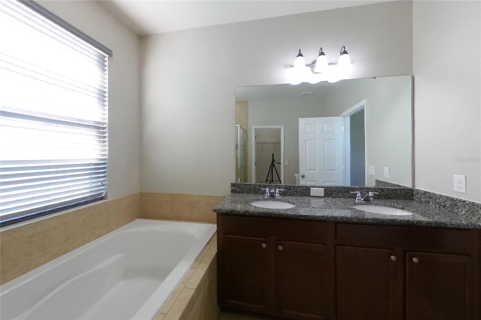 Single Family Residence at ST CLOUD, photo 9 of 17