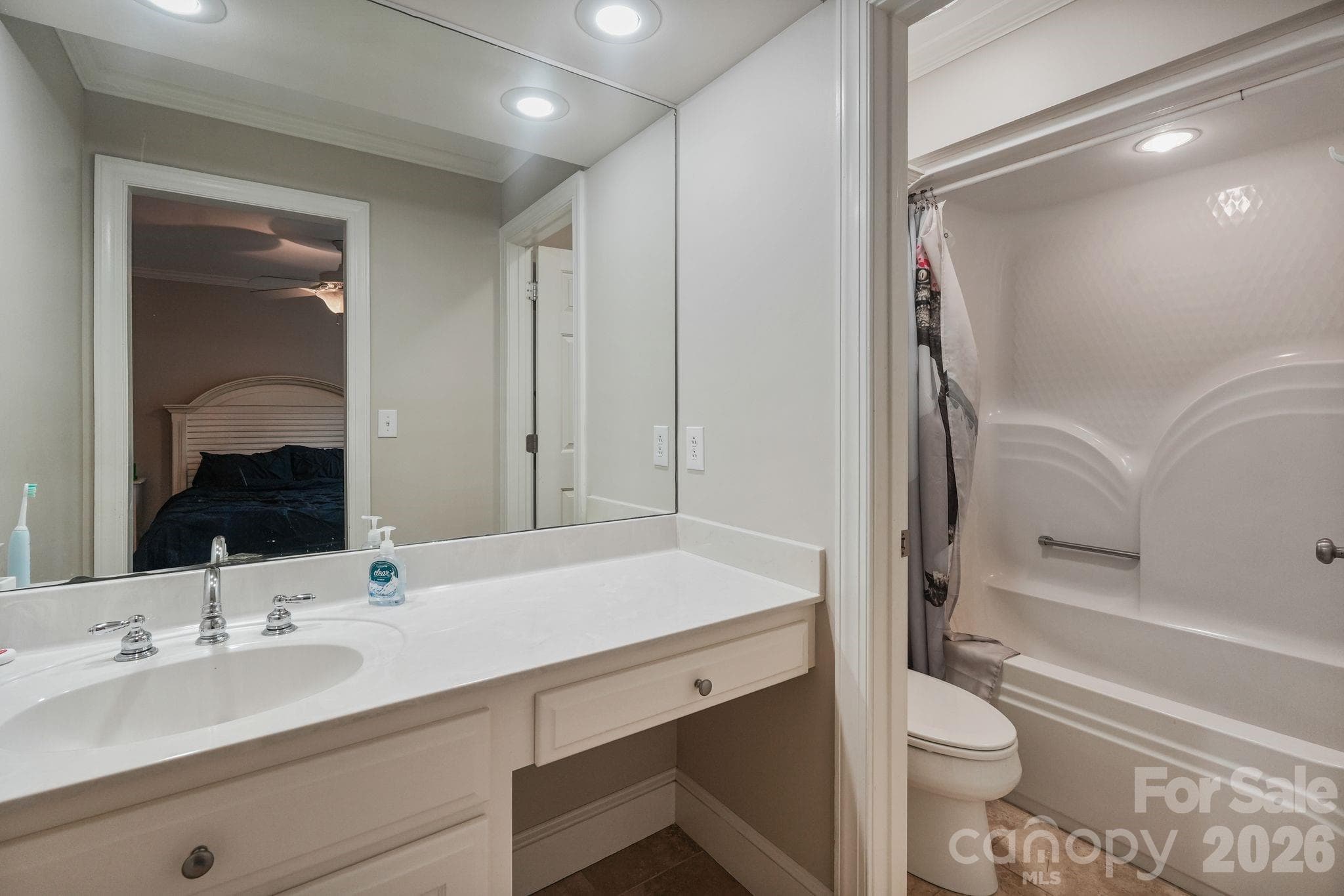 Single Family Residence at 815 36TH Avenue Place NW, Hickory, photo 27 of 45
