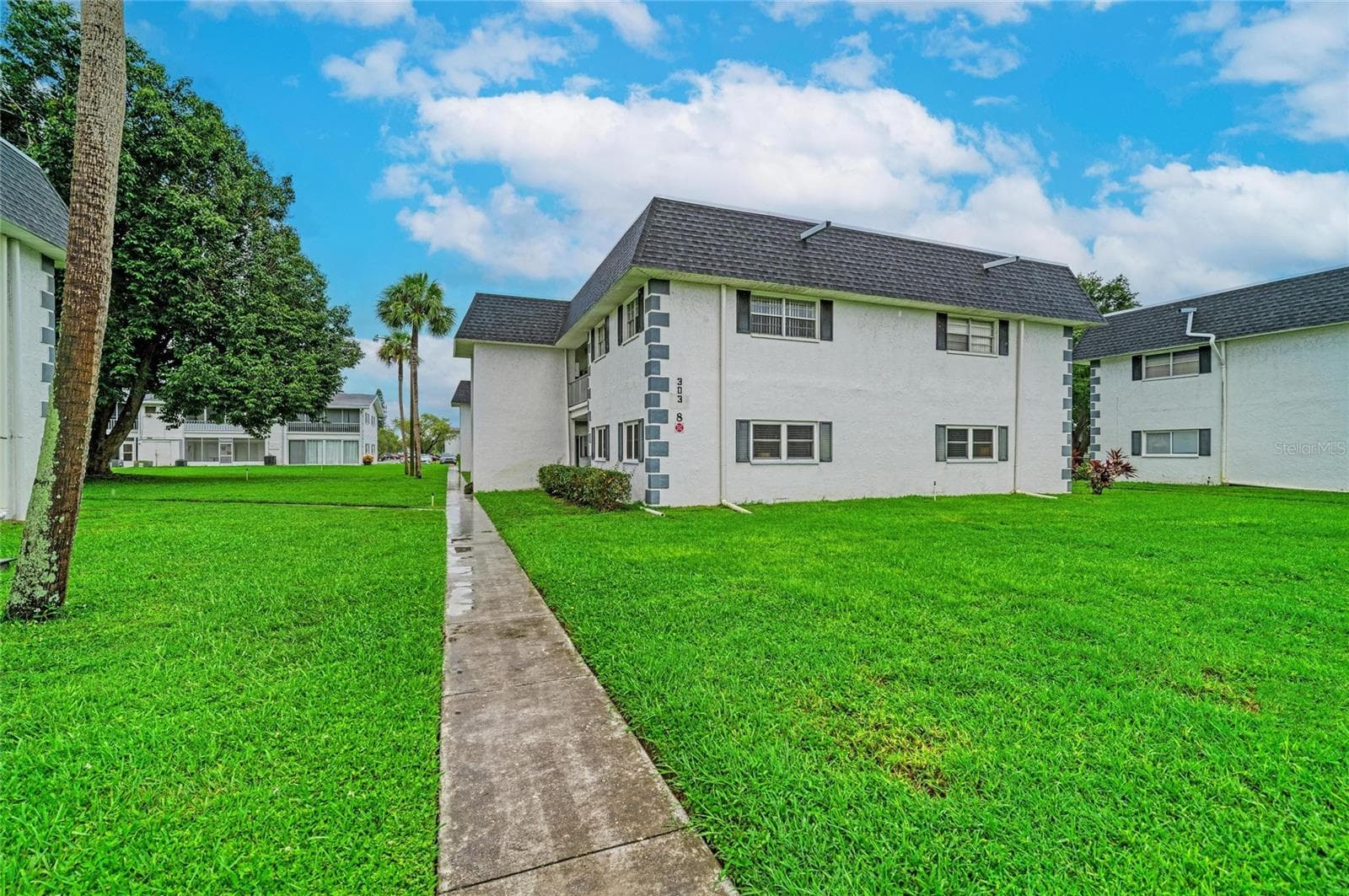 Condominium at 303 47TH AVENUE DR W #157, BRADENTON, photo 2 of 46