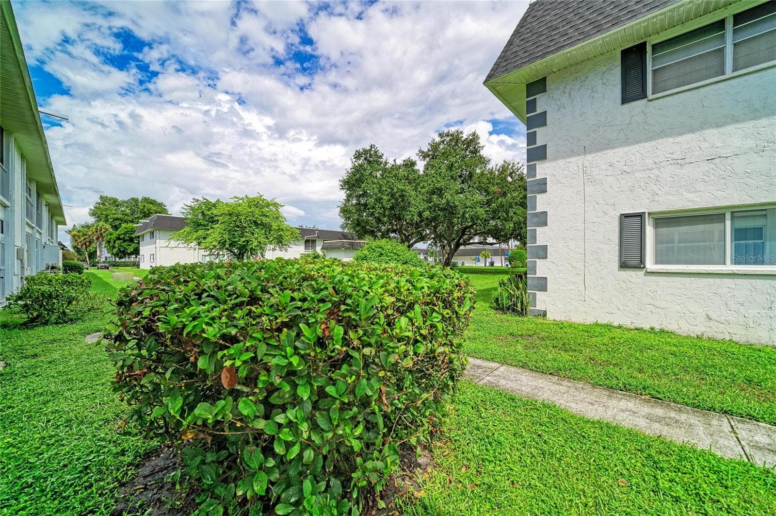 Condominium at 303 47TH AVENUE DR W #157, BRADENTON, photo 31 of 46
