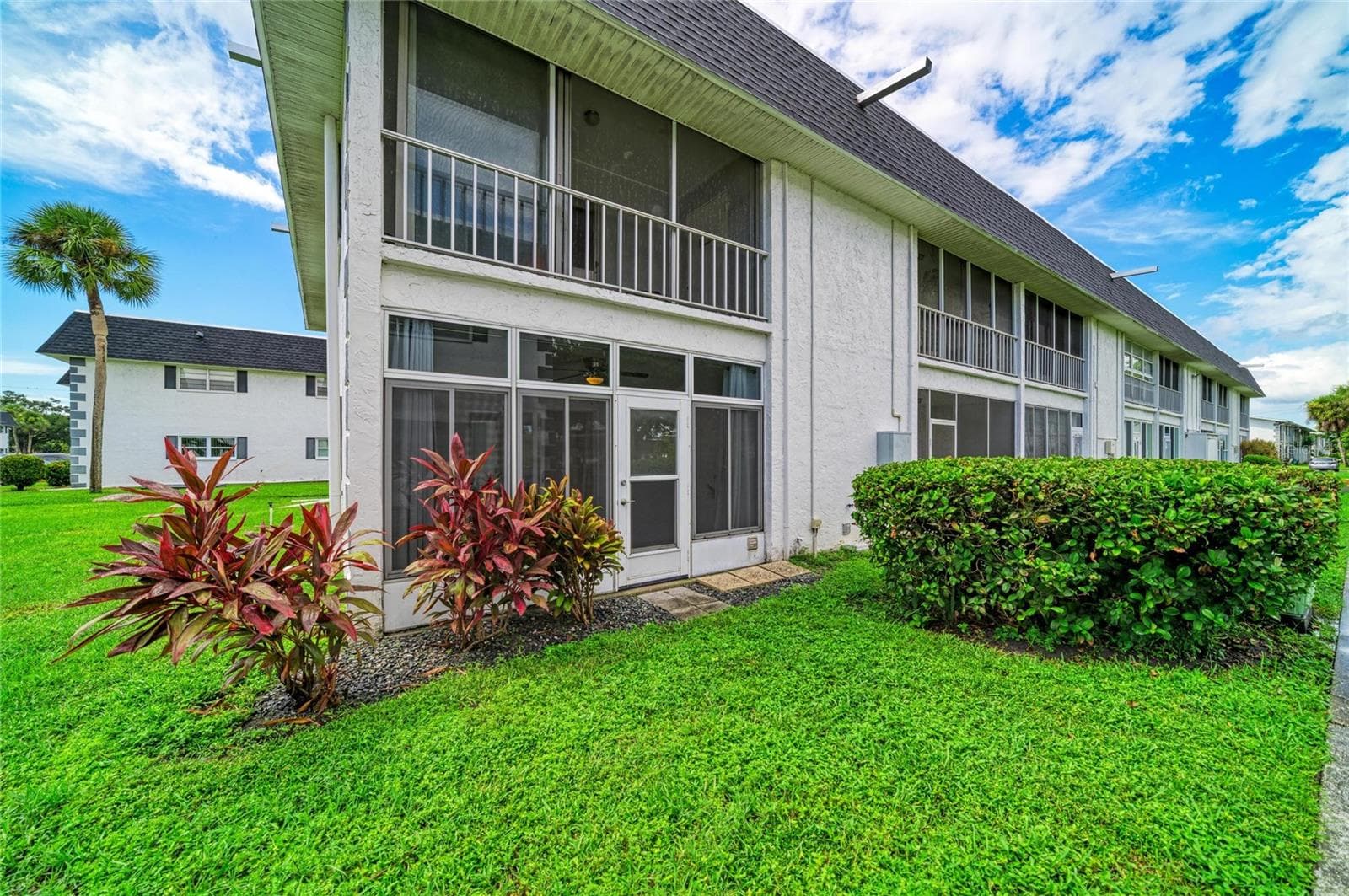 Condominium at 303 47TH AVENUE DR W #157, BRADENTON, photo 33 of 46