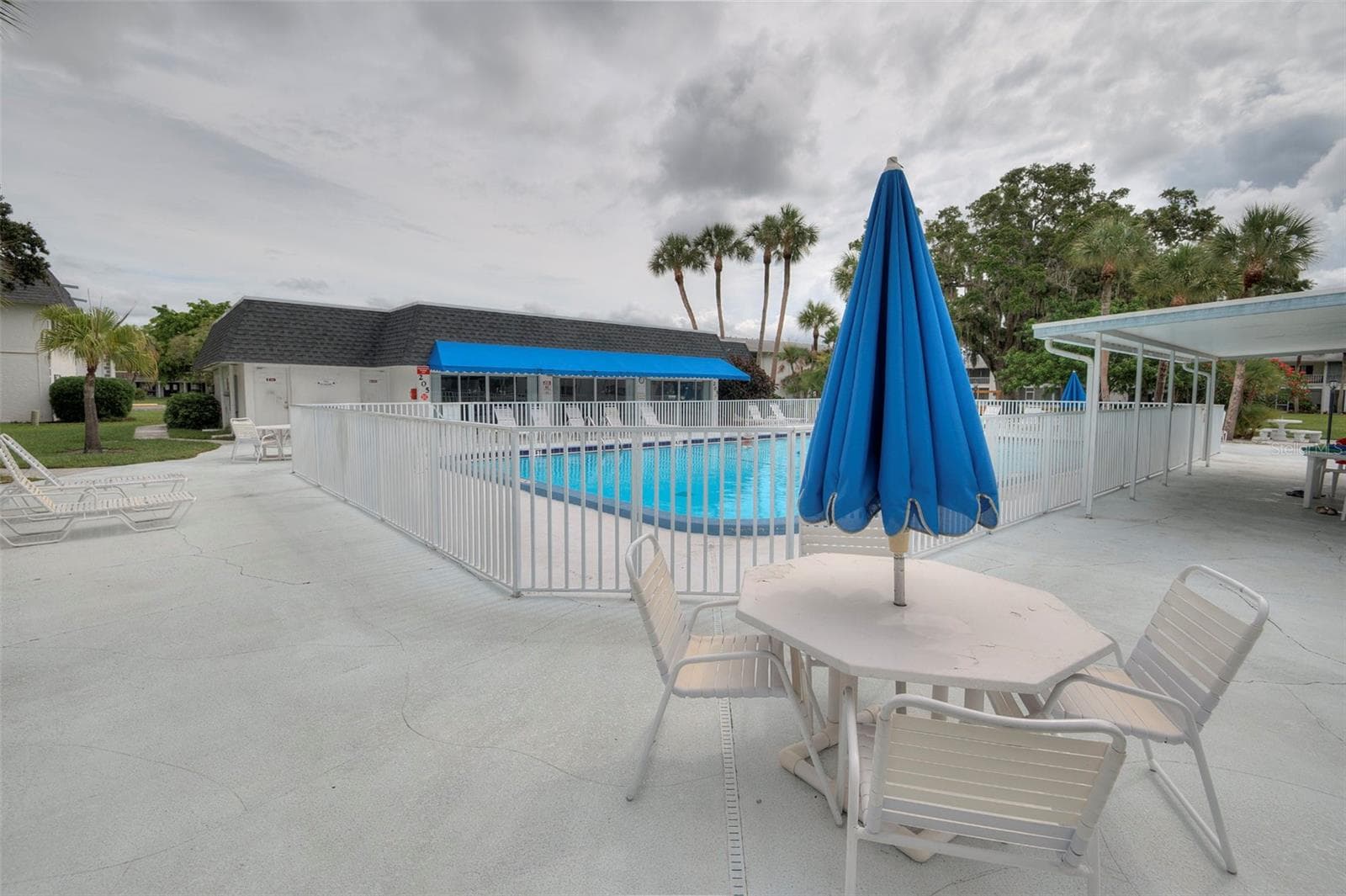 Condominium at 303 47TH AVENUE DR W #157, BRADENTON, photo 39 of 46