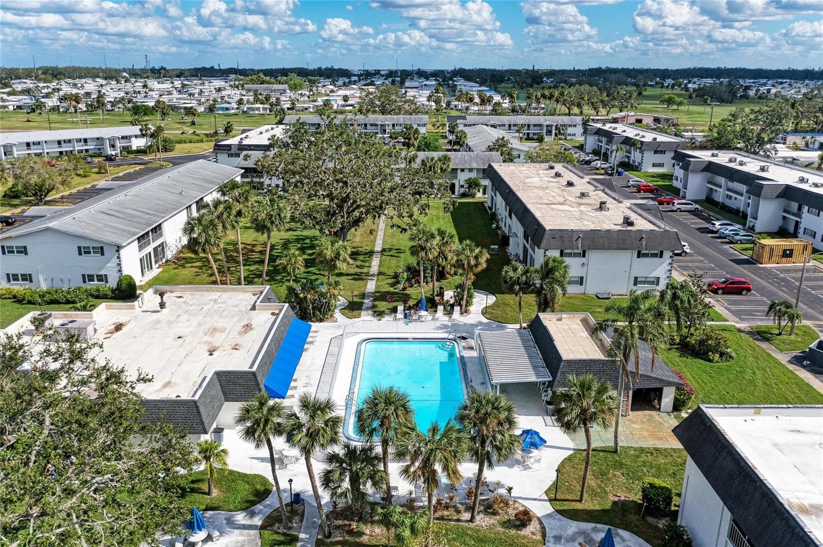 Condominium at 303 47TH AVENUE DR W #157, BRADENTON, photo 40 of 46