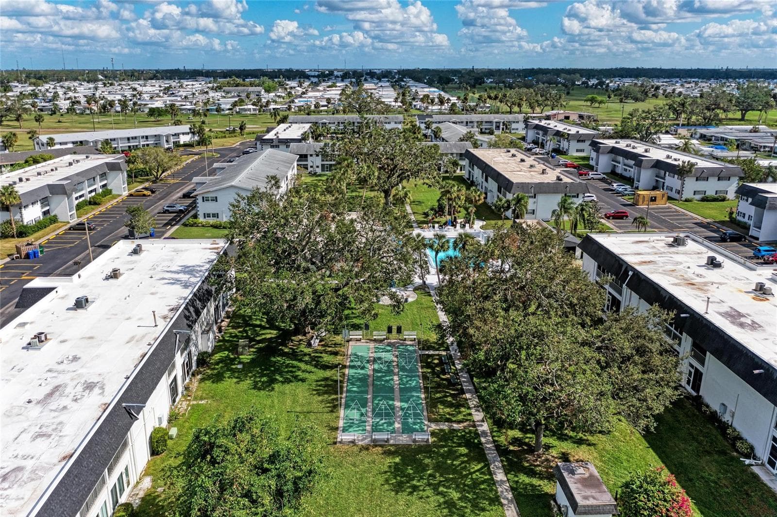 Condominium at 303 47TH AVENUE DR W #157, BRADENTON, photo 41 of 46