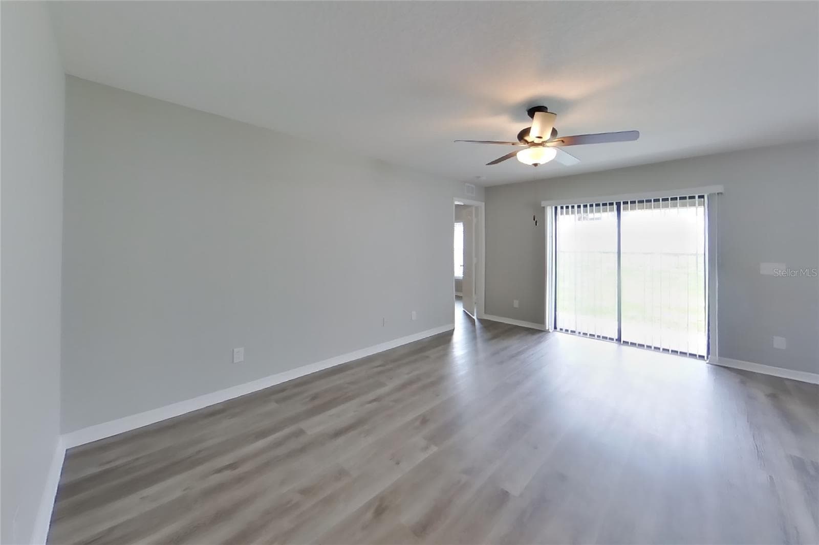 Single Family Residence at DUNDEE, photo 2 of 16