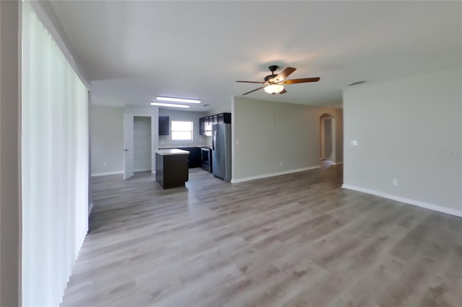Single Family Residence at DUNDEE, photo 3 of 16