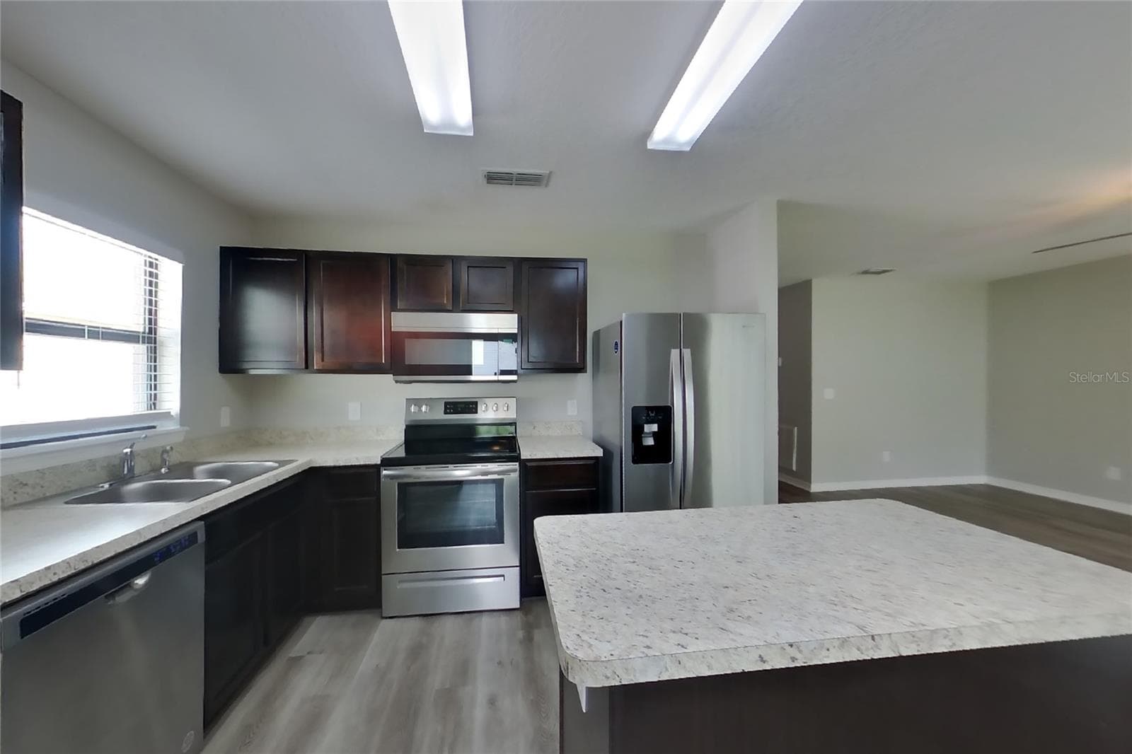 Single Family Residence at DUNDEE, photo 5 of 16