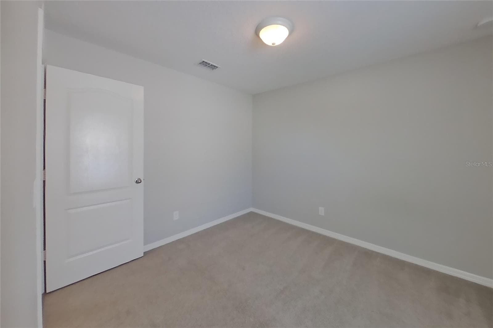 Single Family Residence at DUNDEE, photo 11 of 16