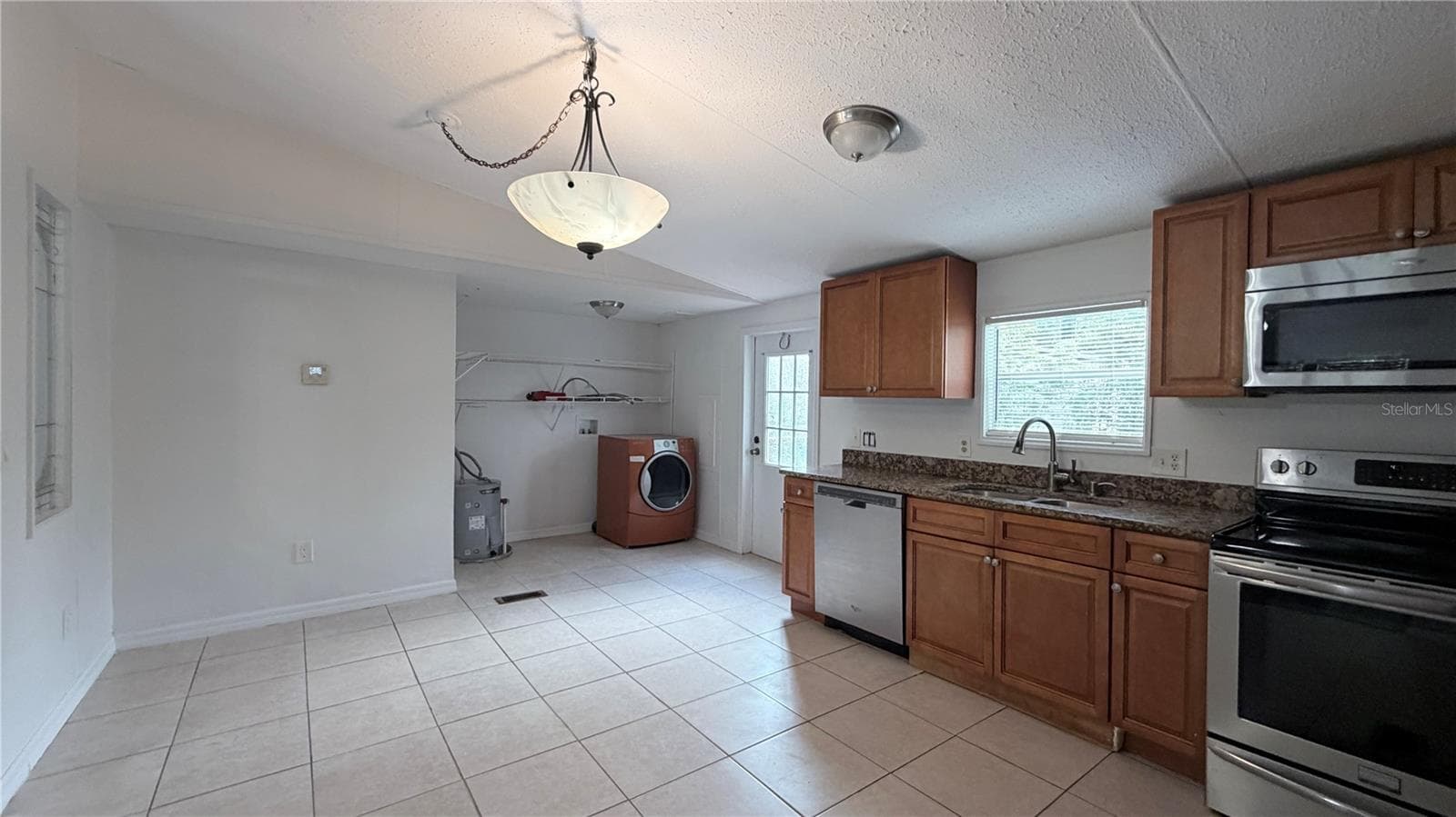 Manufactured Home at 821 NAVAJO DR, ST CLOUD, photo 10 of 27