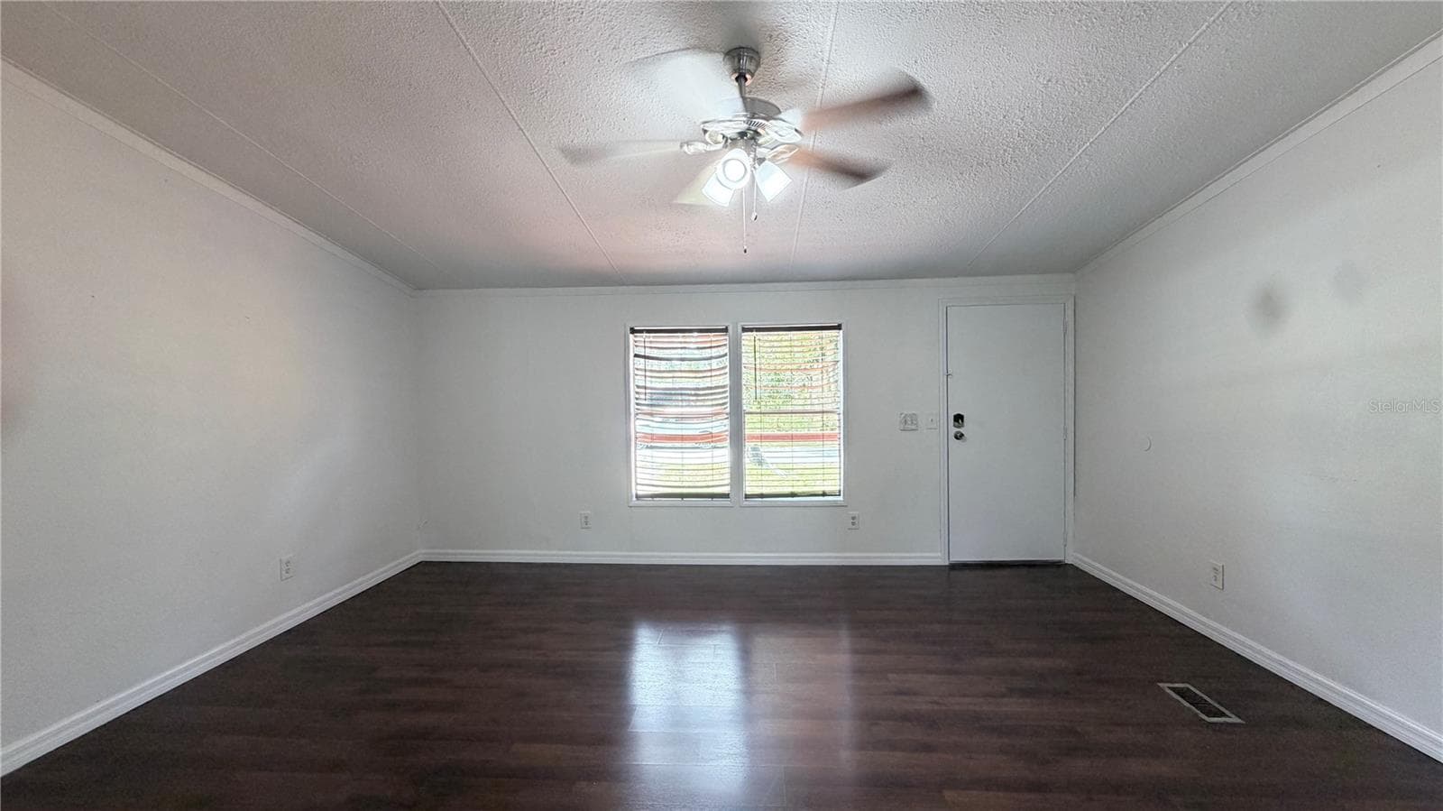 Manufactured Home at 821 NAVAJO DR, ST CLOUD, photo 11 of 27