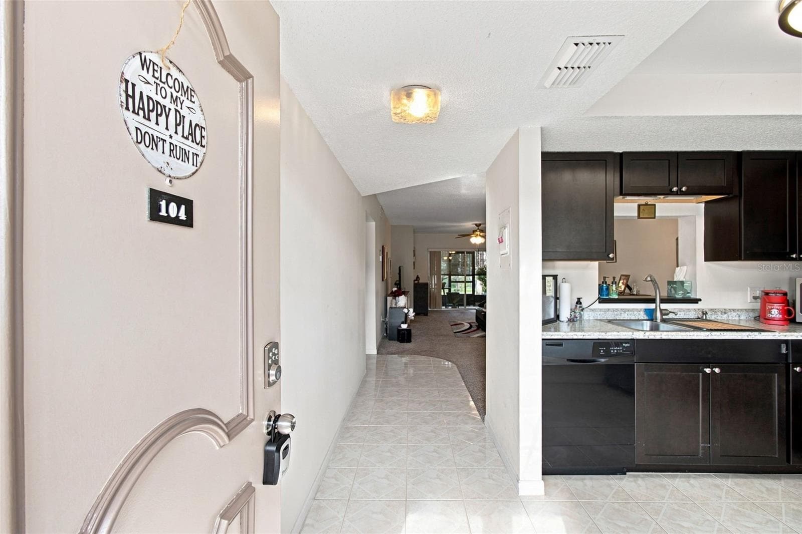 Condominium at 1370 HEATHER RIDGE BLVD #104, DUNEDIN, photo 4 of 39