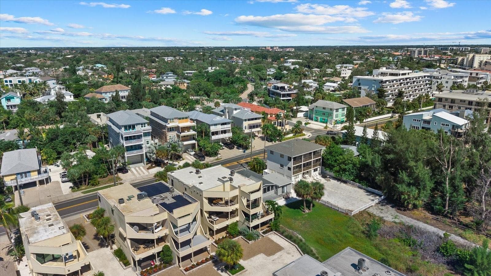 Condominium at 548 BEACH RD #A, SARASOTA, photo 37 of 40